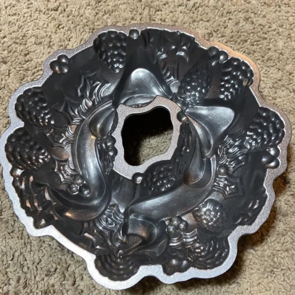 Nordic Ware Wreath Bundt Cake Pan
